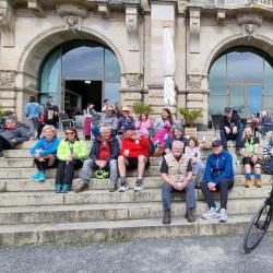 Lauftreff auf Rathaustreppe